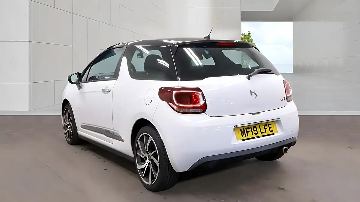 Used 2019 DS Automobiles DS 3 Connected Chic White - Interior and Exterior details 4