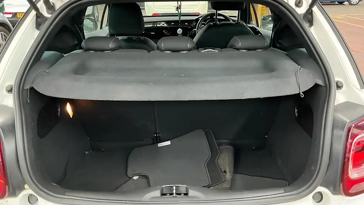 Used 2019 DS Automobiles DS 3 Connected Chic White - Interior and Exterior details 6
