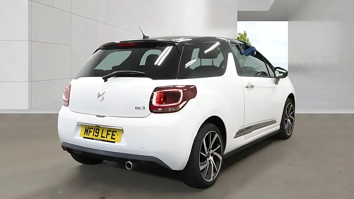 Used 2019 DS Automobiles DS 3 Connected Chic White - Interior and Exterior details 7