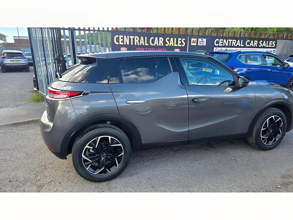 Used 2019 DS Automobiles DS 3 Crossback Prestige Grey - Interior and Exterior details 9
