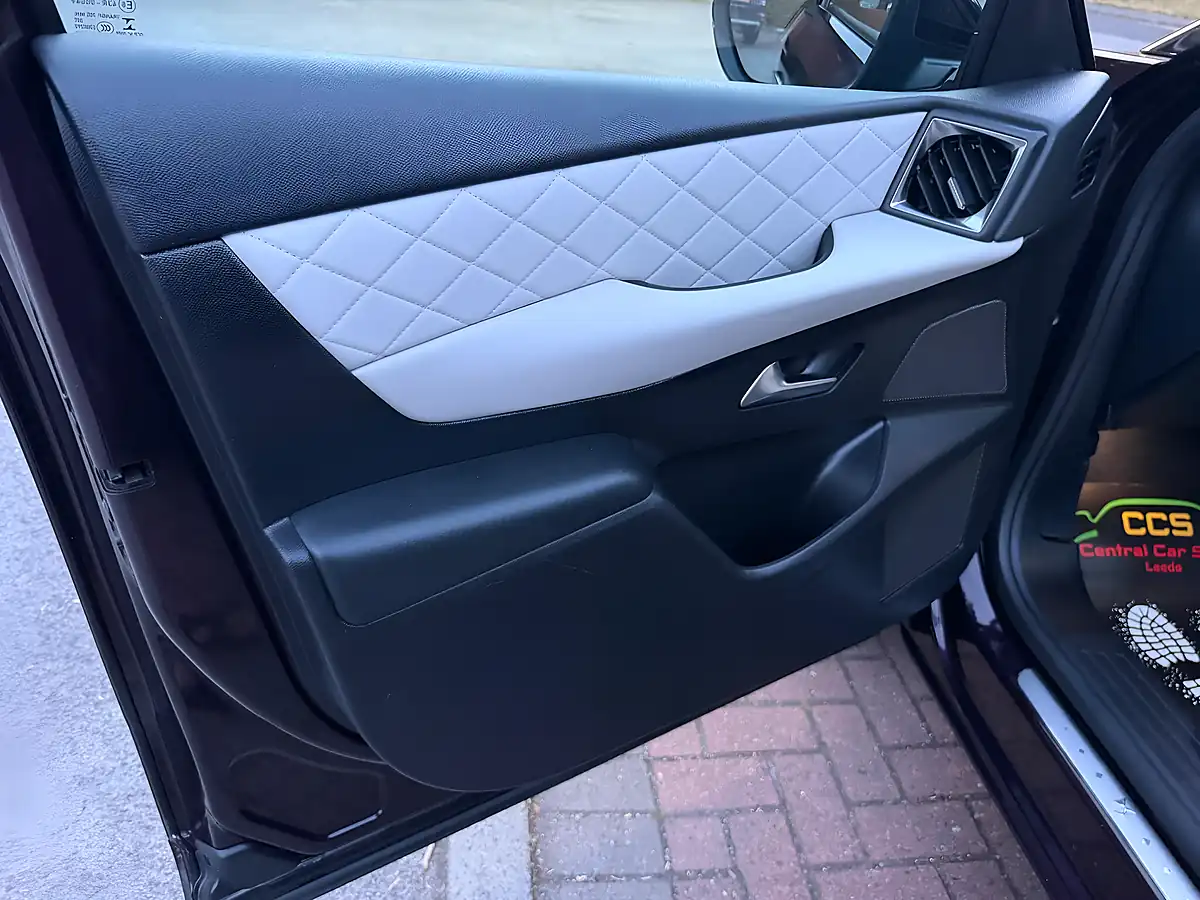 Used 2019 DS Automobiles DS 3 Crossback Prestige Purple - Interior and Exterior details 13