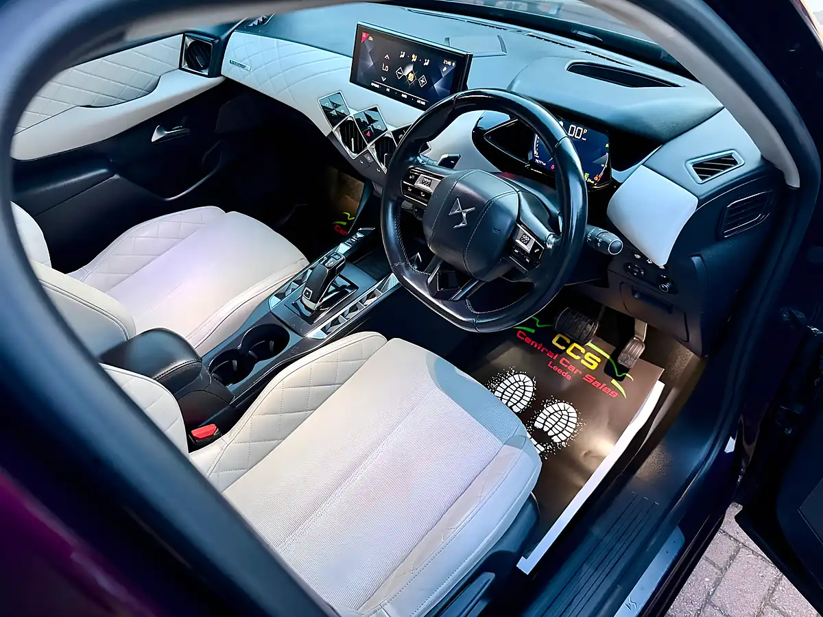 Used 2019 DS Automobiles DS 3 Crossback Prestige Purple - Interior and Exterior details 15