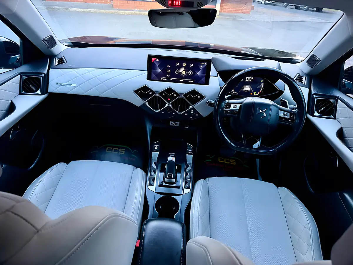 Used 2019 DS Automobiles DS 3 Crossback Prestige Purple - Interior and Exterior details 4