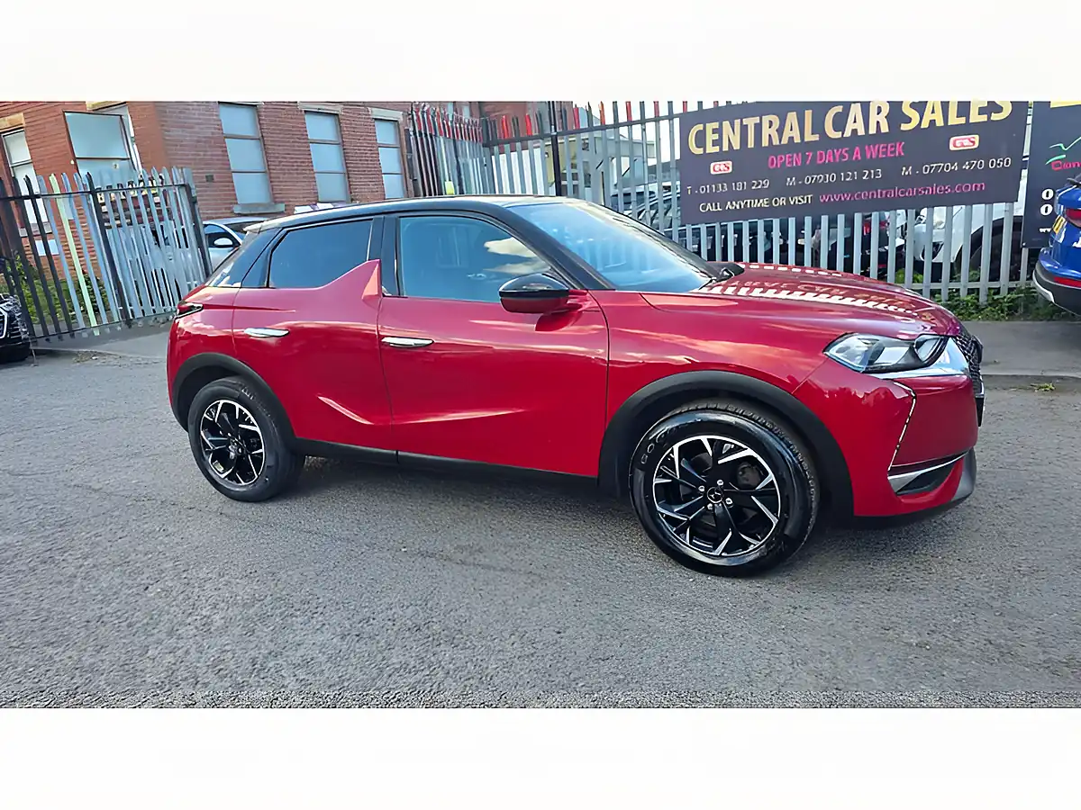 Used 2019 DS Automobiles DS 3 Crossback Prestige Red - Interior and Exterior details 4
