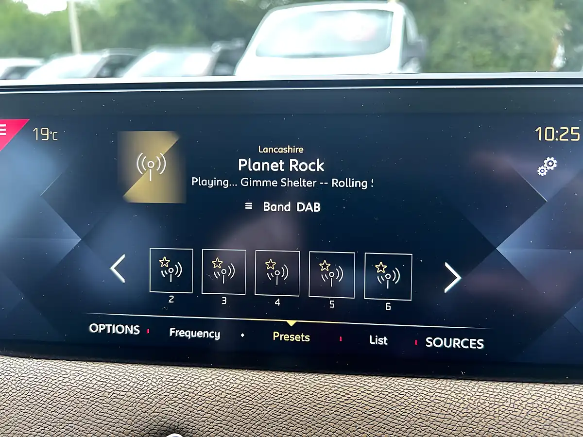 Used 2019 DS Automobiles DS 3 Crossback Prestige Red - Interior and Exterior details 11