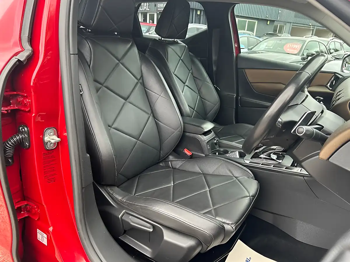 Used 2019 DS Automobiles DS 3 Crossback Prestige Red - Interior and Exterior details 5