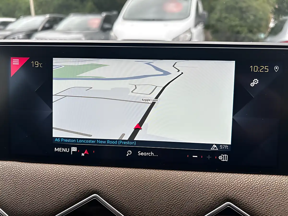 Used 2019 DS Automobiles DS 3 Crossback Prestige Red - Interior and Exterior details 9