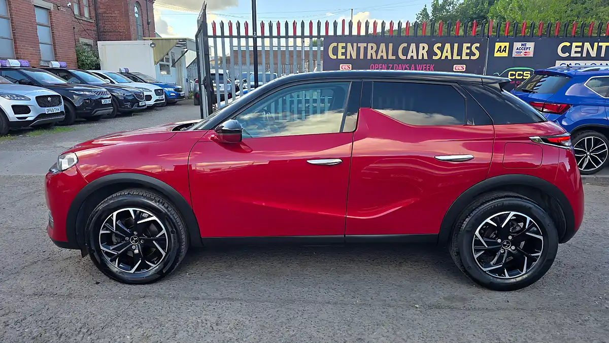 Used 2019 DS Automobiles DS 3 Crossback Prestige Red - Interior and Exterior details 11