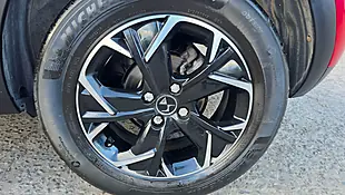 Used 2019 DS Automobiles DS 3 Crossback Prestige Red - Interior and Exterior details 19