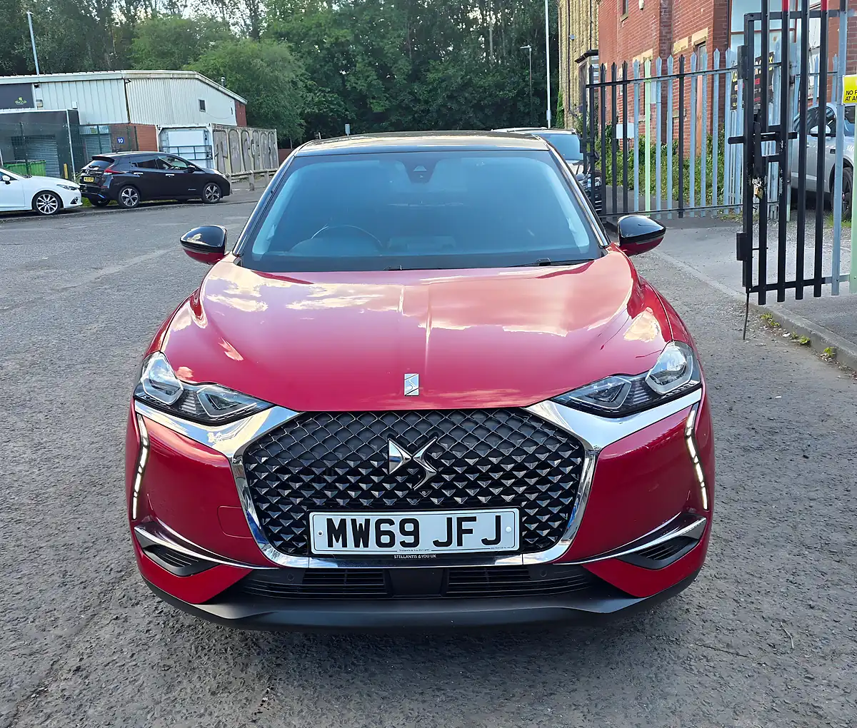 Used 2019 DS Automobiles DS 3 Crossback Prestige Red - Interior and Exterior details 2