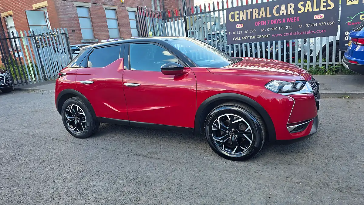 Used 2019 DS Automobiles DS 3 Crossback Prestige Red - Interior and Exterior details 4