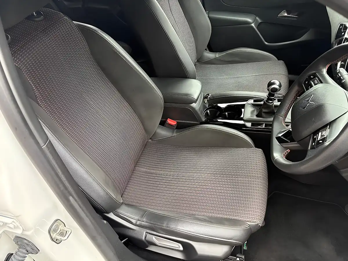 Used 2019 DS Automobiles DS 3 Performance Line White - Interior and Exterior details 10