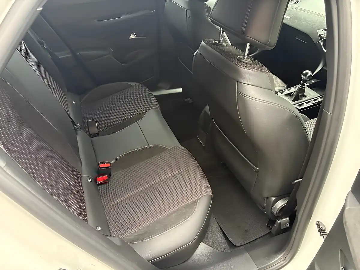 Used 2019 DS Automobiles DS 3 Performance Line White - Interior and Exterior details 11