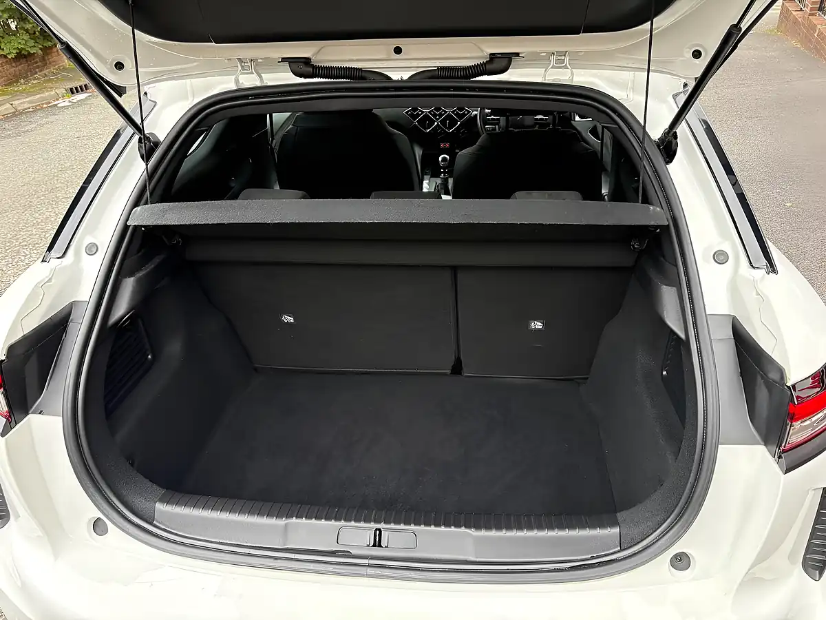 Used 2019 DS Automobiles DS 3 Performance Line White - Interior and Exterior details 12