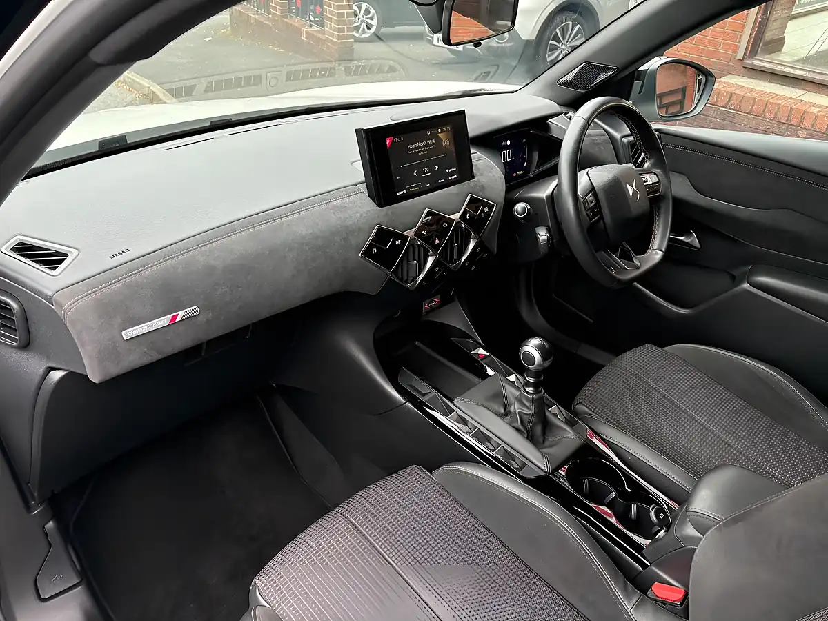 Used 2019 DS Automobiles DS 3 Performance Line White - Interior and Exterior details 13