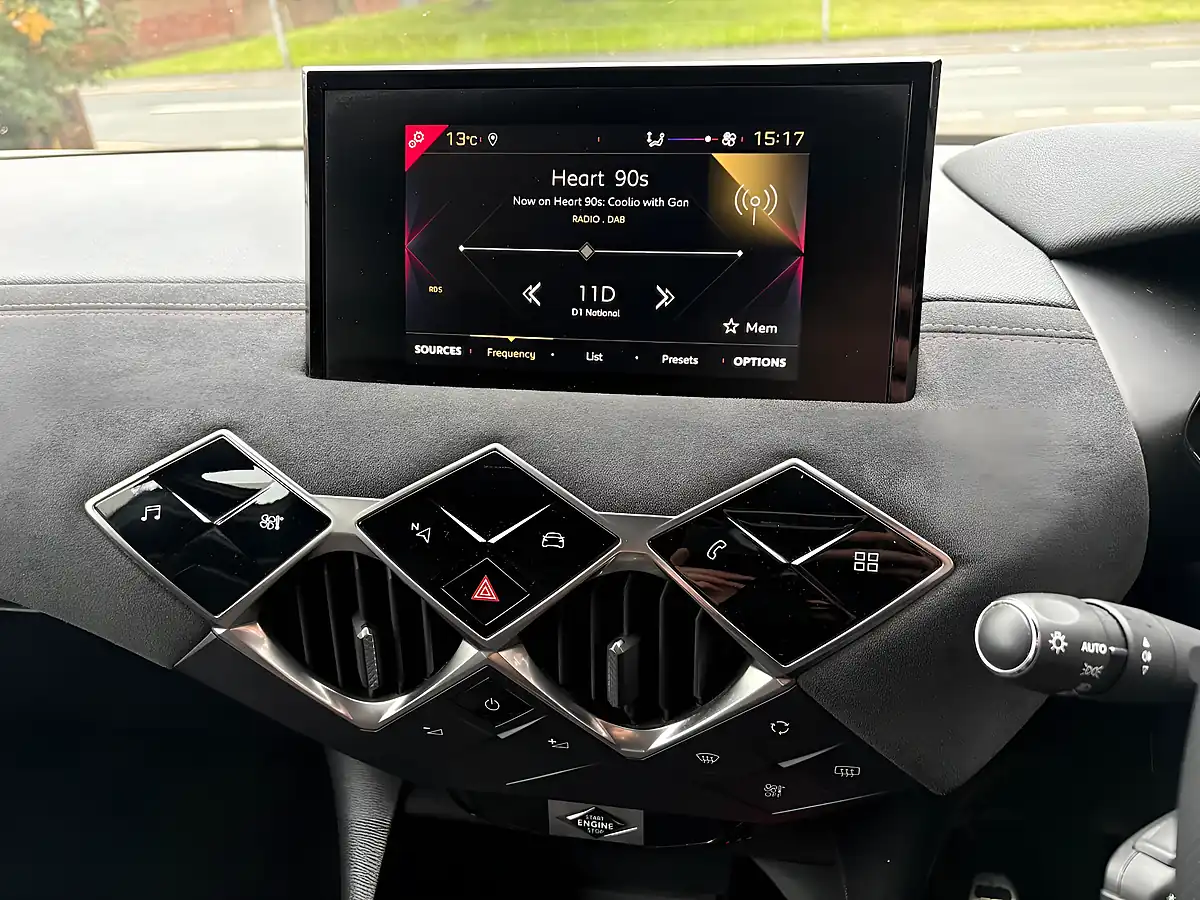 Used 2019 DS Automobiles DS 3 Performance Line White - Interior and Exterior details 15