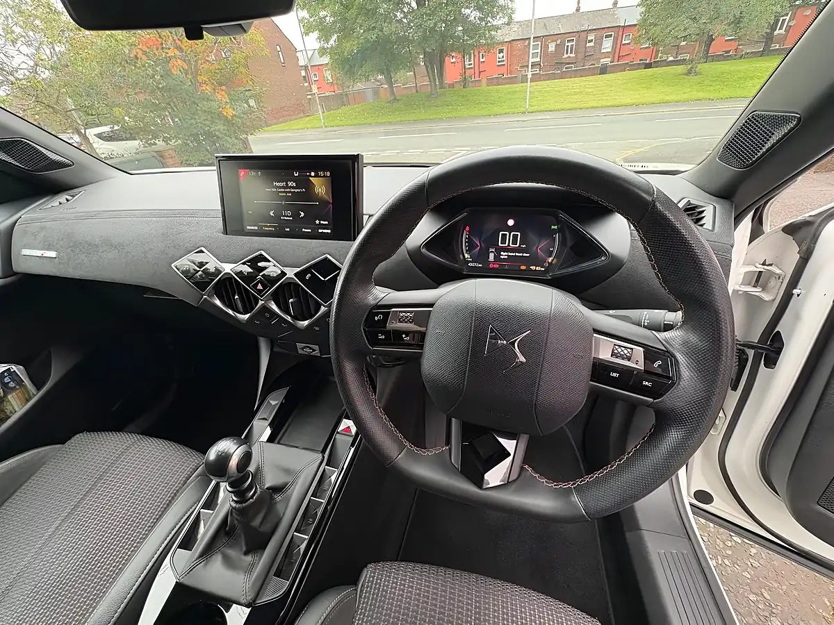 Used 2019 DS Automobiles DS 3 Performance Line White - Interior and Exterior details 16