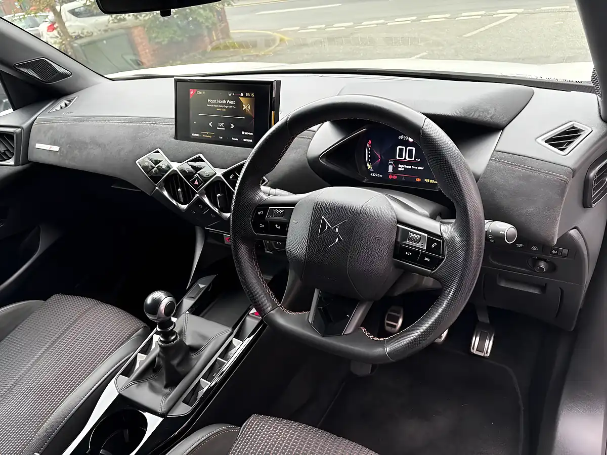 Used 2019 DS Automobiles DS 3 Performance Line White - Interior and Exterior details 9