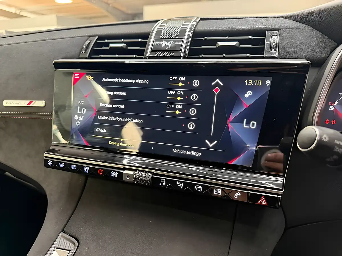 Used 2019 DS Automobiles DS 7 Crossback Performance Line Red - Interior and Exterior details 17
