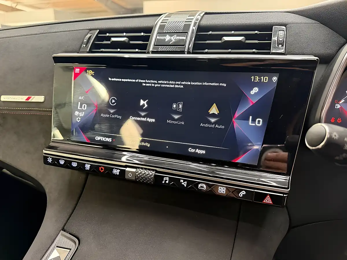 Used 2019 DS Automobiles DS 7 Crossback Performance Line Red - Interior and Exterior details 19