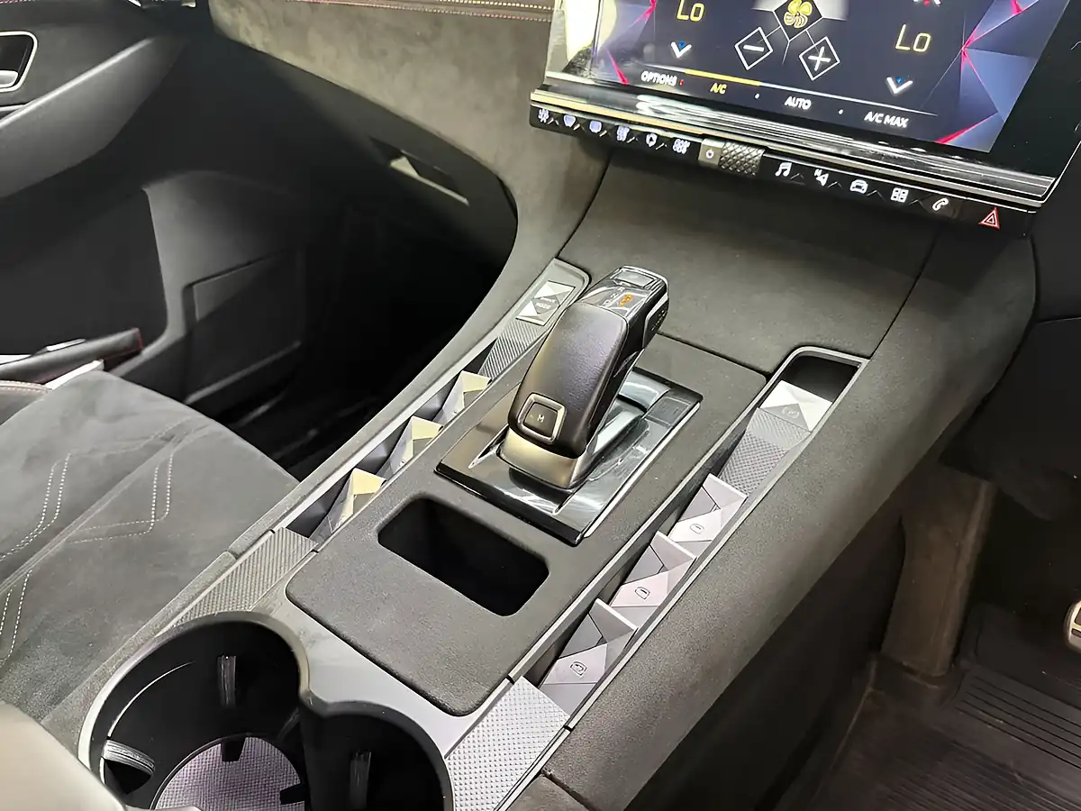 Used 2019 DS Automobiles DS 7 Crossback Performance Line Red - Interior and Exterior details 8
