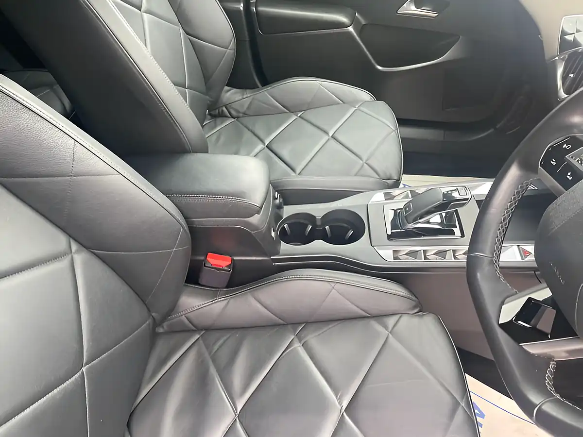 Used 2019 DS DS 3 Prestige Black - Interior and Exterior details 13
