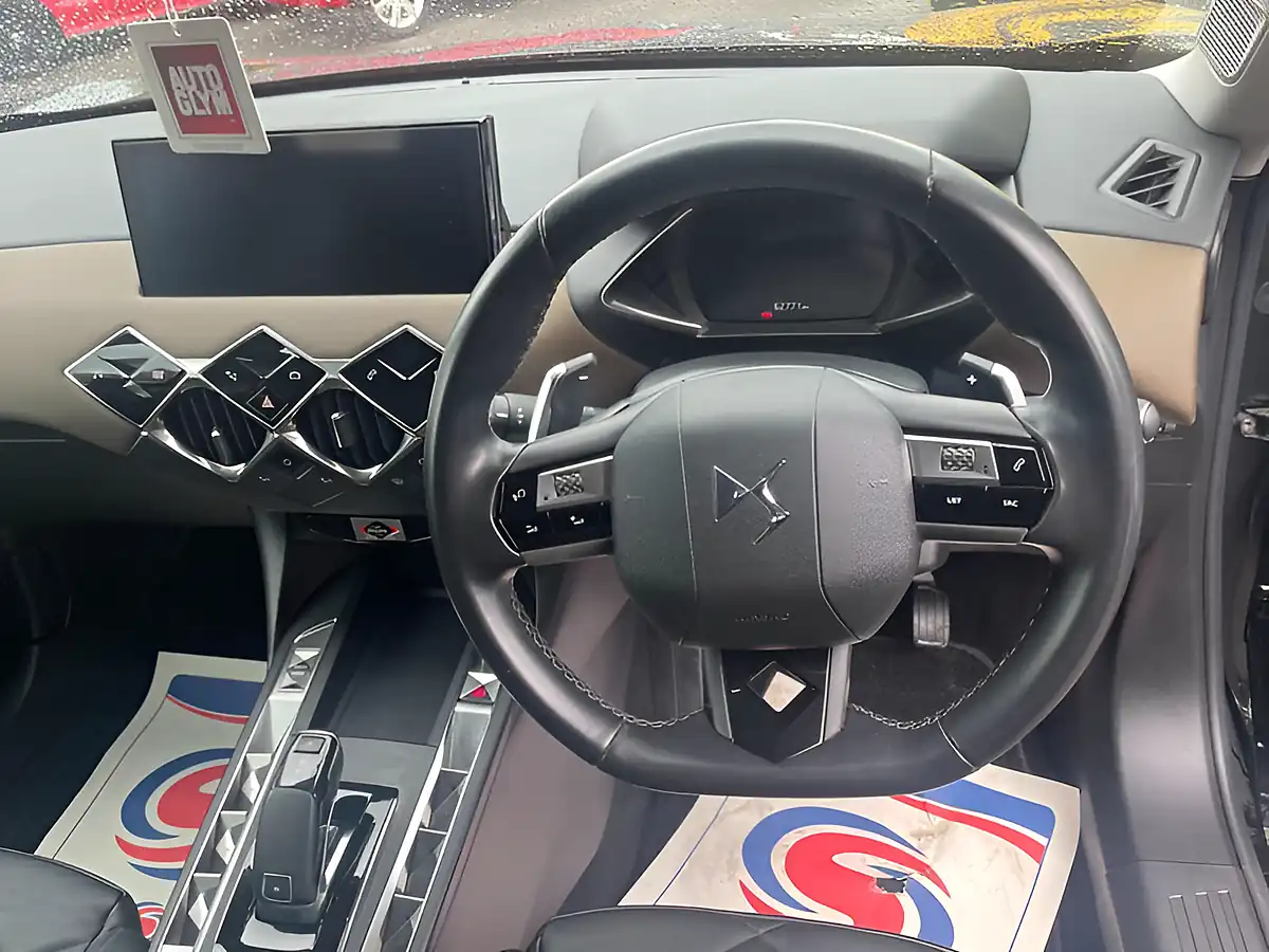 Used 2019 DS DS 3 Prestige Black - Interior and Exterior details 16