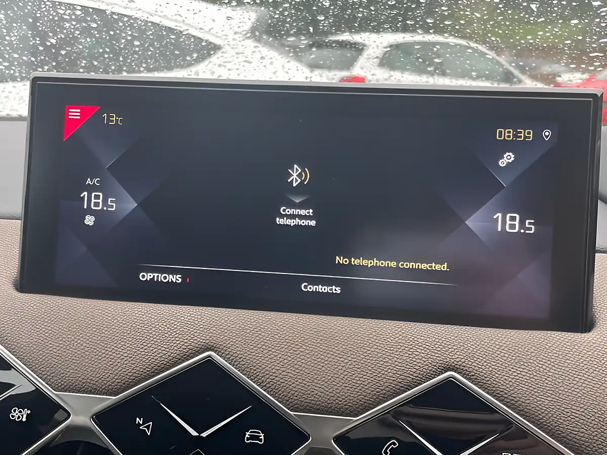 Used 2019 DS DS 3 Prestige Crossback White - Interior and Exterior details 14