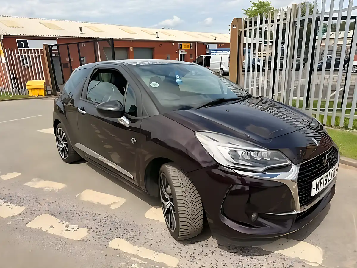 Used 2019 DS DS3 Forever Purple - Interior and Exterior details 5
