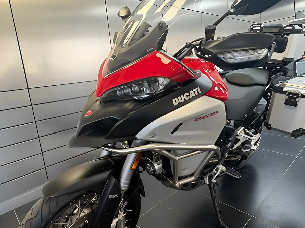 Used 2019 Ducati Multistrada 1260 Enduro Red - Interior and Exterior details 10
