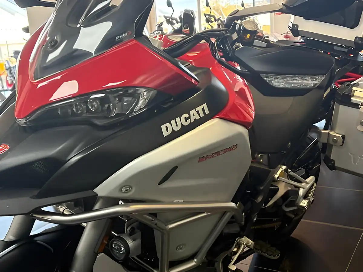 Used 2019 Ducati Multistrada 1260 Enduro Red - Interior and Exterior details 11