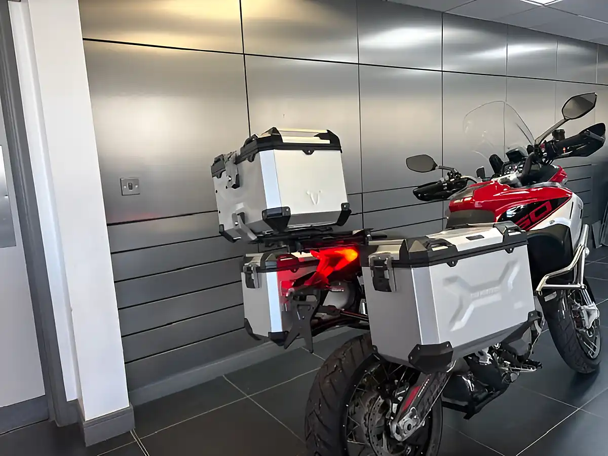 Used 2019 Ducati Multistrada 1260 Enduro Red - Interior and Exterior details 13