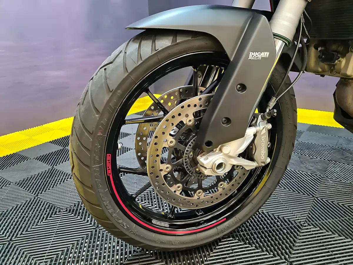 Used 2019 Ducati Multistrada 950 S Red - Interior and Exterior details 17