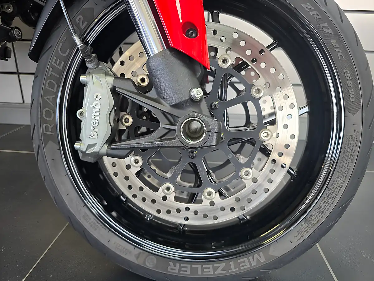 Used 2019 Ducati Multistrada Red - Interior and Exterior details 4