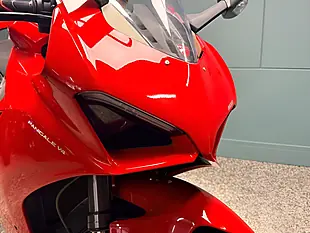 Used 2019 Ducati Panigale V4 Super Sports Red - Interior and Exterior details 11