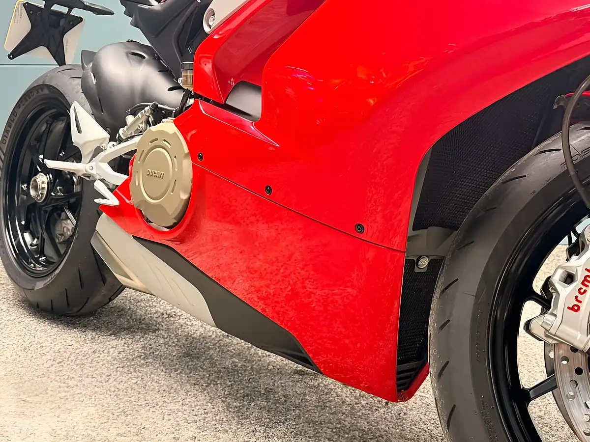 Used 2019 Ducati Panigale V4 Super Sports Red - Interior and Exterior details 12