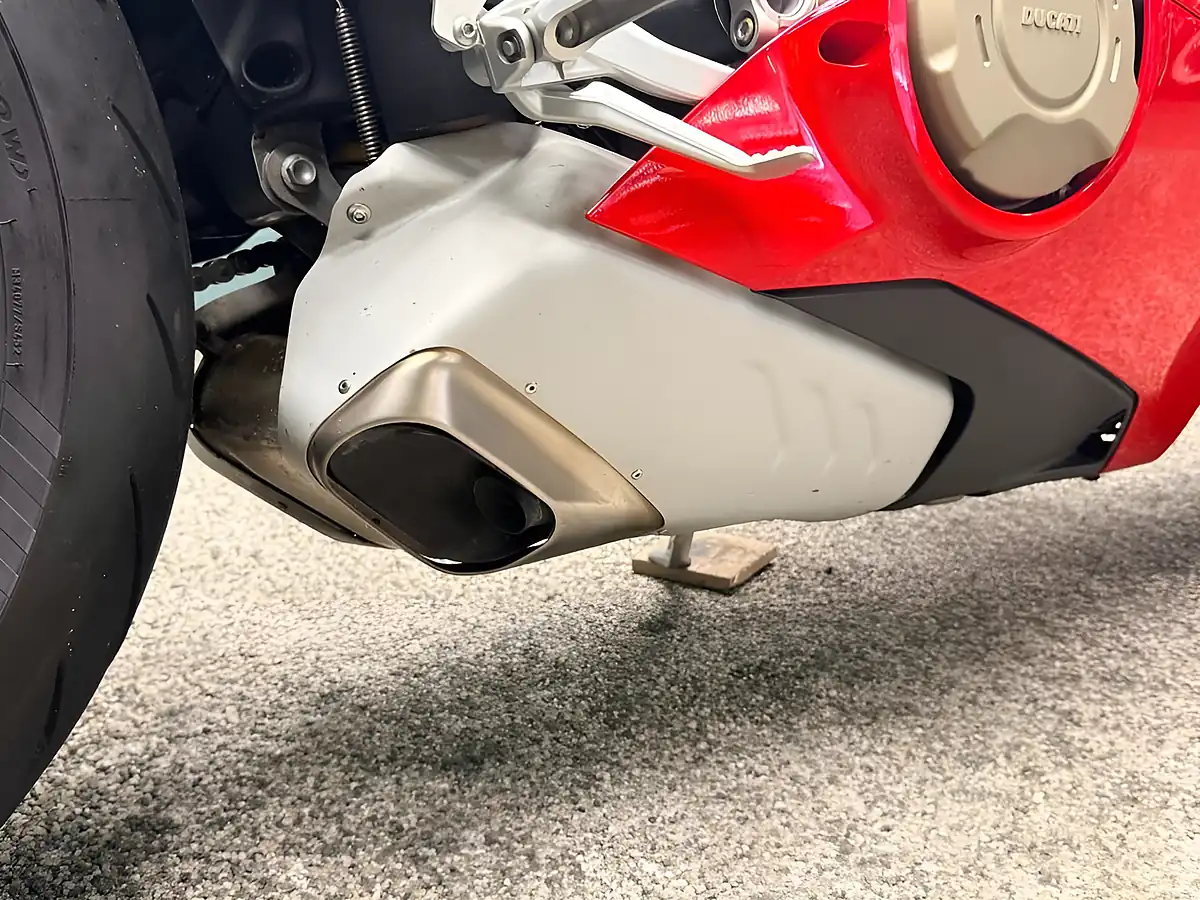 Used 2019 Ducati Panigale V4 Super Sports Red - Interior and Exterior details 13