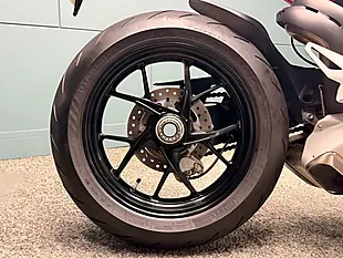 Used 2019 Ducati Panigale V4 Super Sports Red - Interior and Exterior details 14