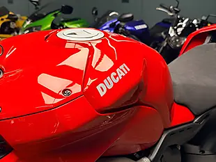 Used 2019 Ducati Panigale V4 Super Sports Red - Interior and Exterior details 17
