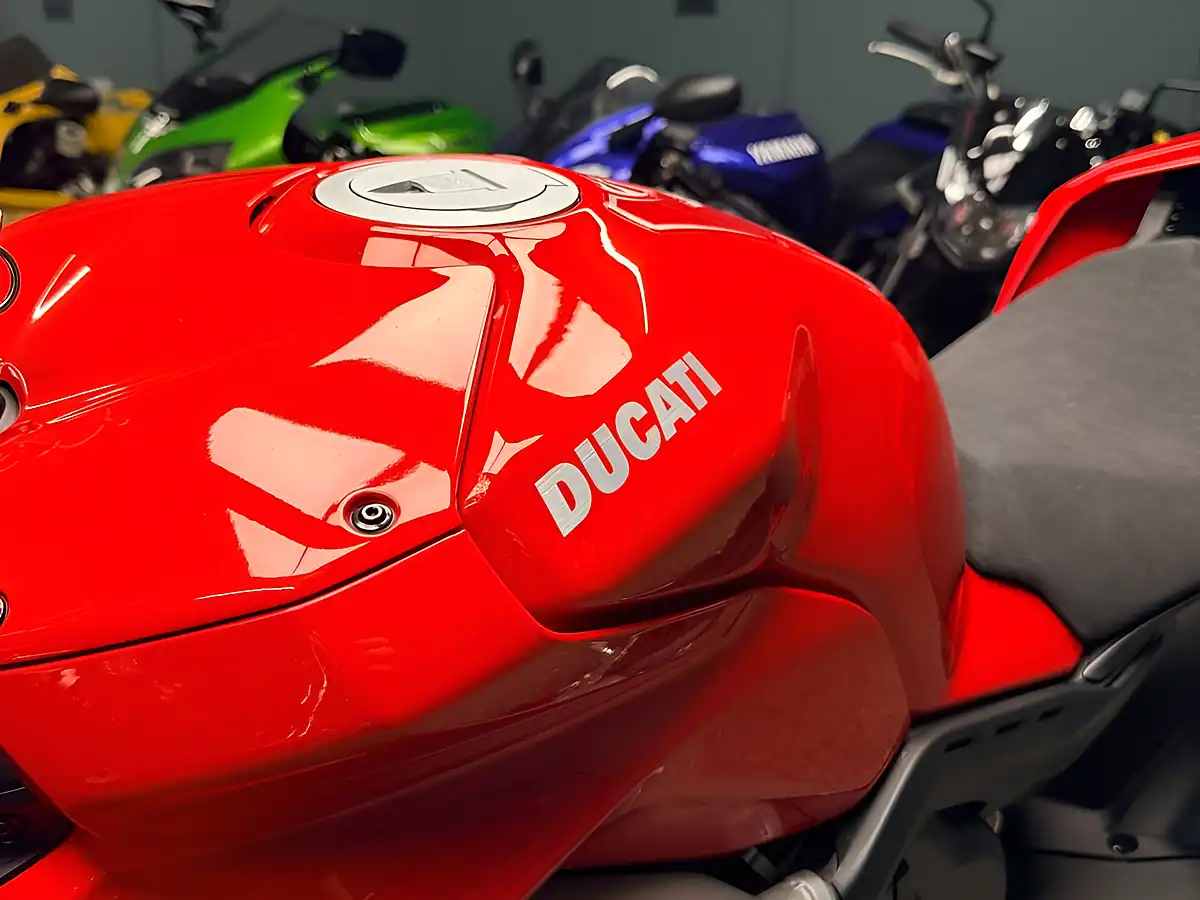 Used 2019 Ducati Panigale V4 Super Sports Red - Interior and Exterior details 17