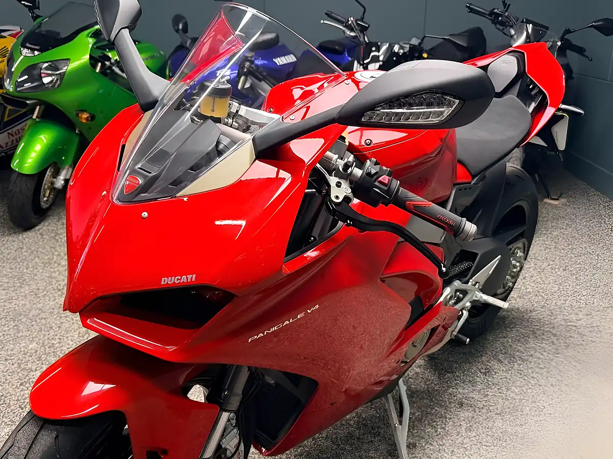 Used 2019 Ducati Panigale V4 Super Sports Red - Interior and Exterior details 18