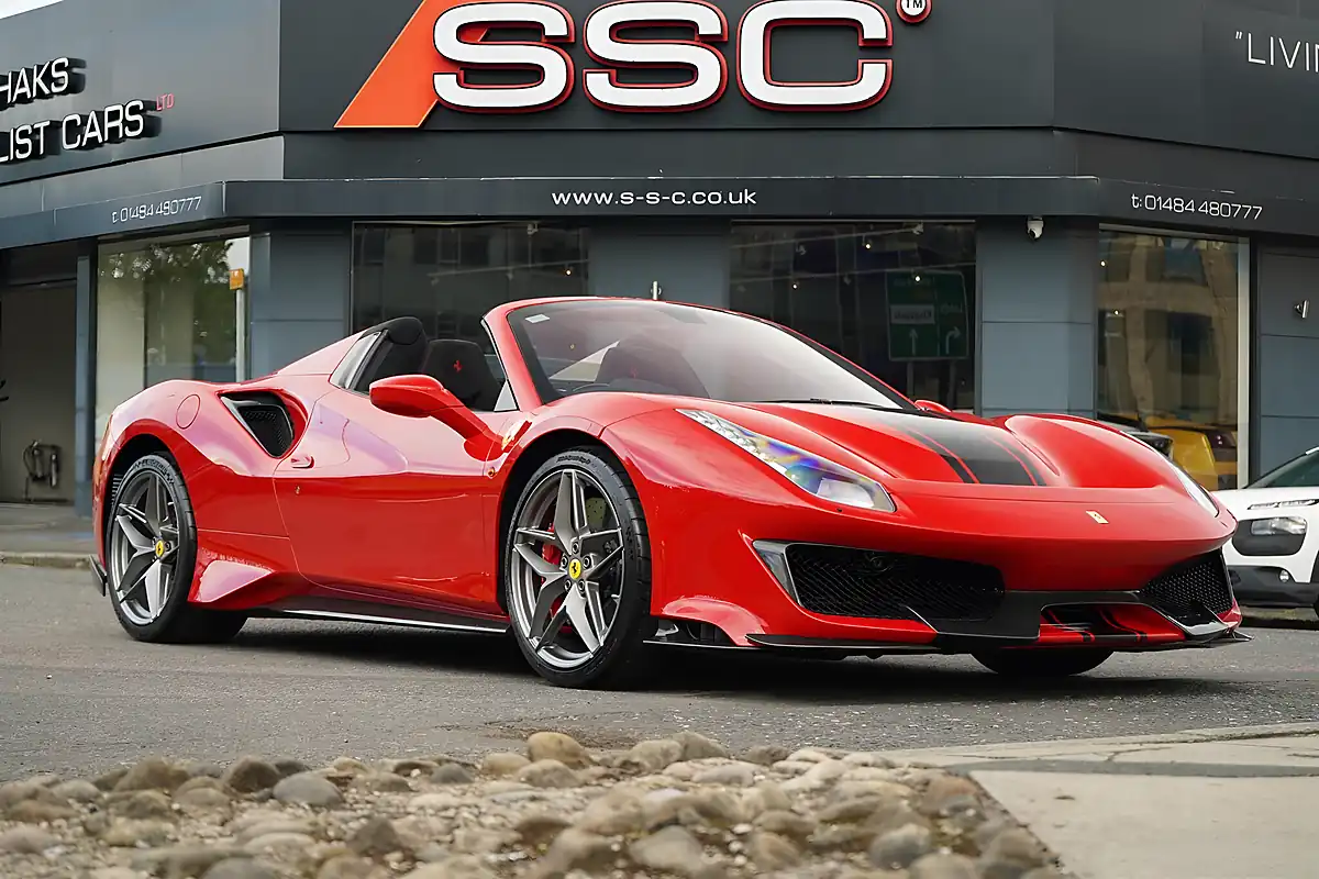 Used 2019 Ferrari 488 Spider Red - Interior and Exterior details 4