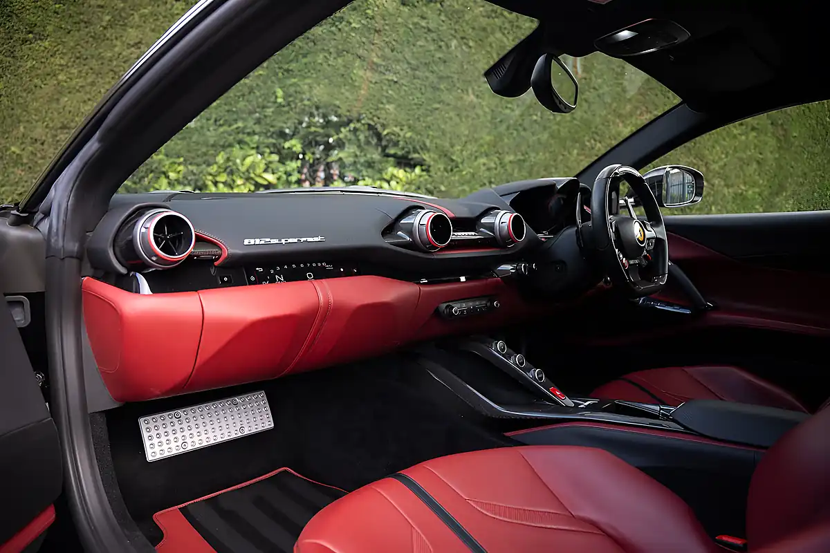 Used 2019 Ferrari 812 Superfast Black - Interior and Exterior details 12