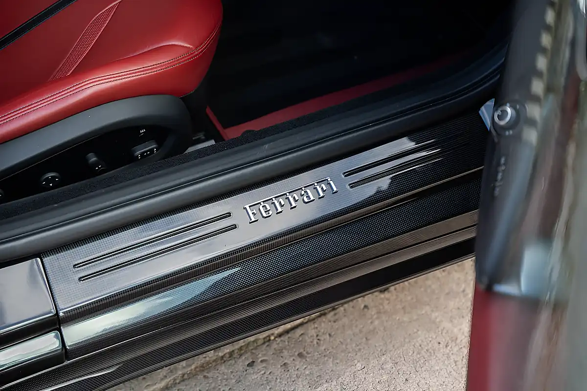 Used 2019 Ferrari 812 Superfast Black - Interior and Exterior details 15