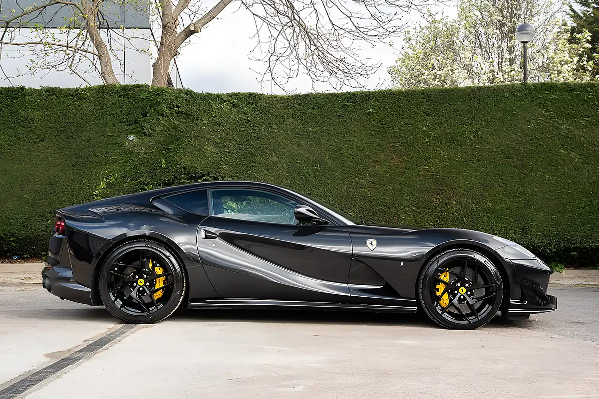 Used 2019 Ferrari 812 Superfast Black - Interior and Exterior details 7