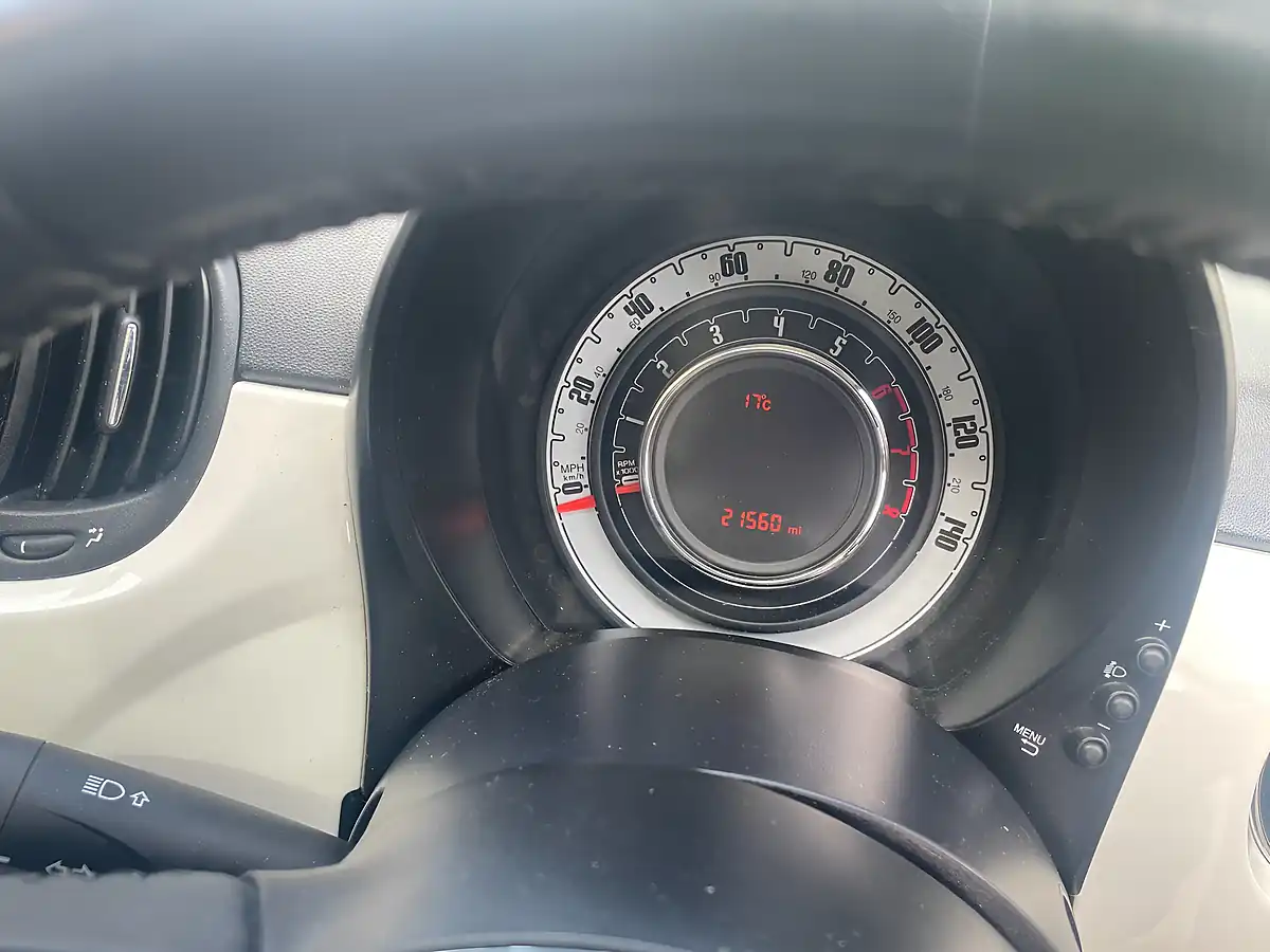 Used 2019 Fiat 500 Lounge 3dr White - Interior and Exterior details 11