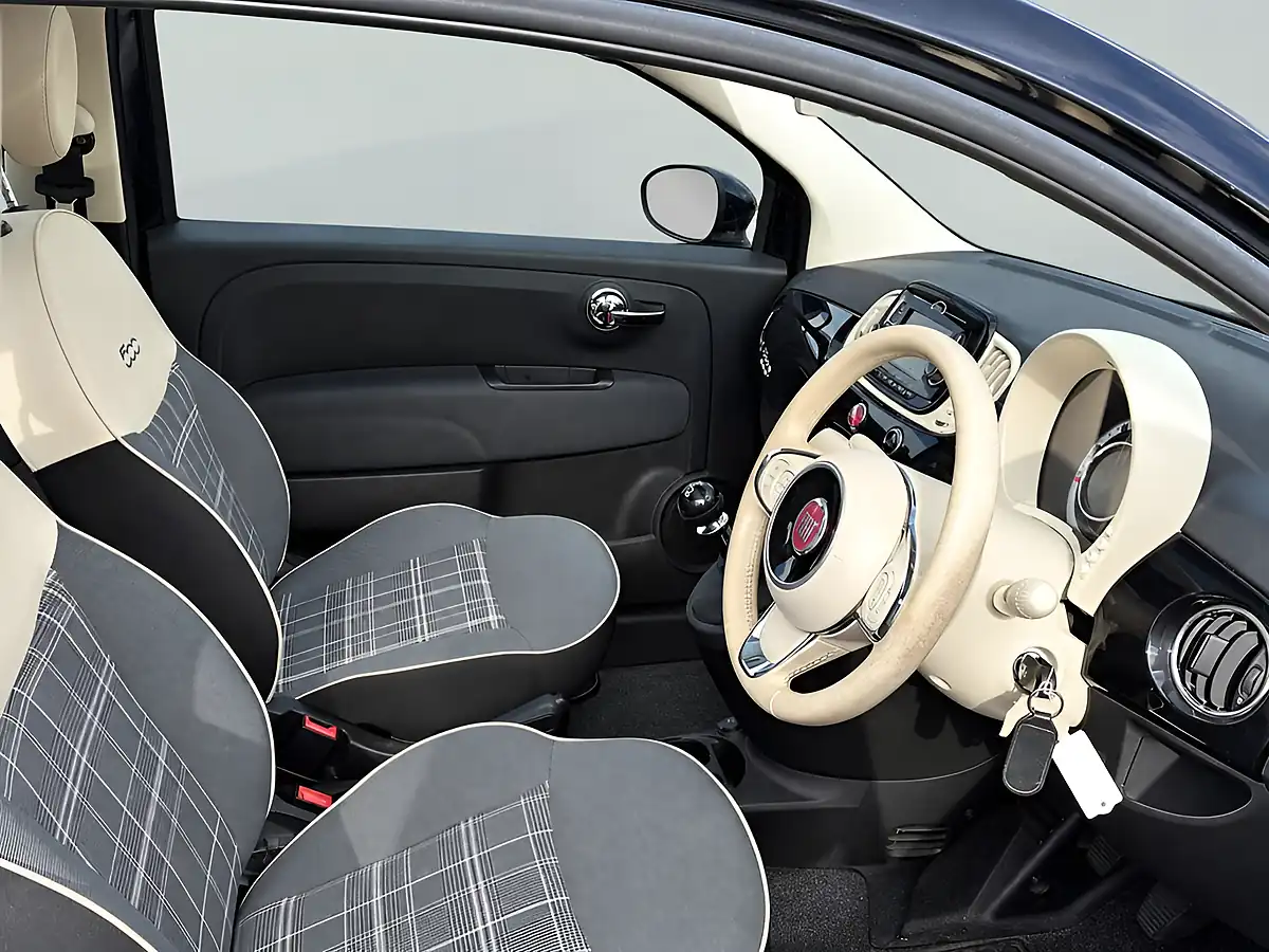 Used 2019 Fiat 500 Lounge Black - Interior and Exterior details 2