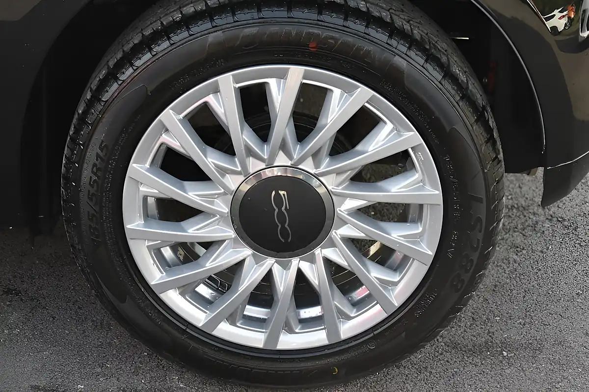 Used 2019 Fiat 500 Lounge Black - Interior and Exterior details 10