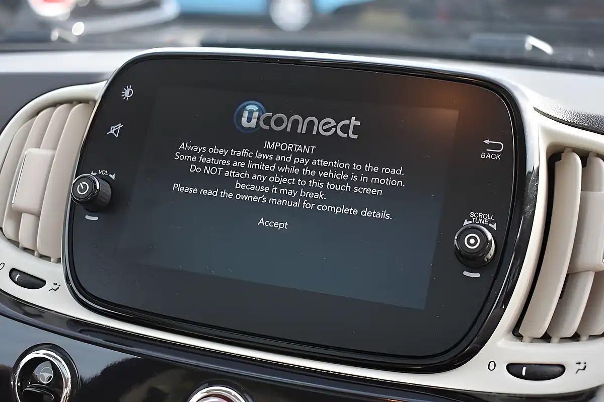 Used 2019 Fiat 500 Lounge Black - Interior and Exterior details 16