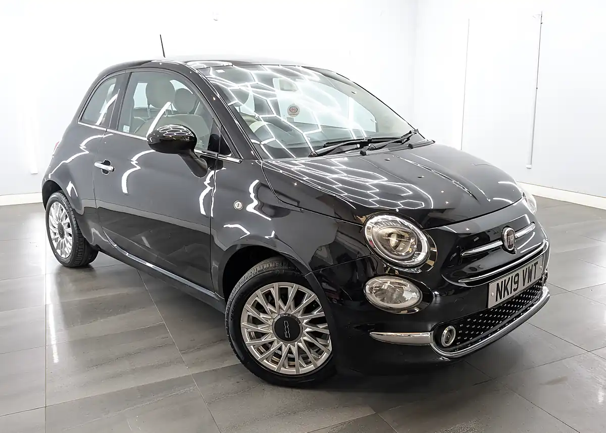 Used 2019 Fiat 500 Lounge Black - Front View
